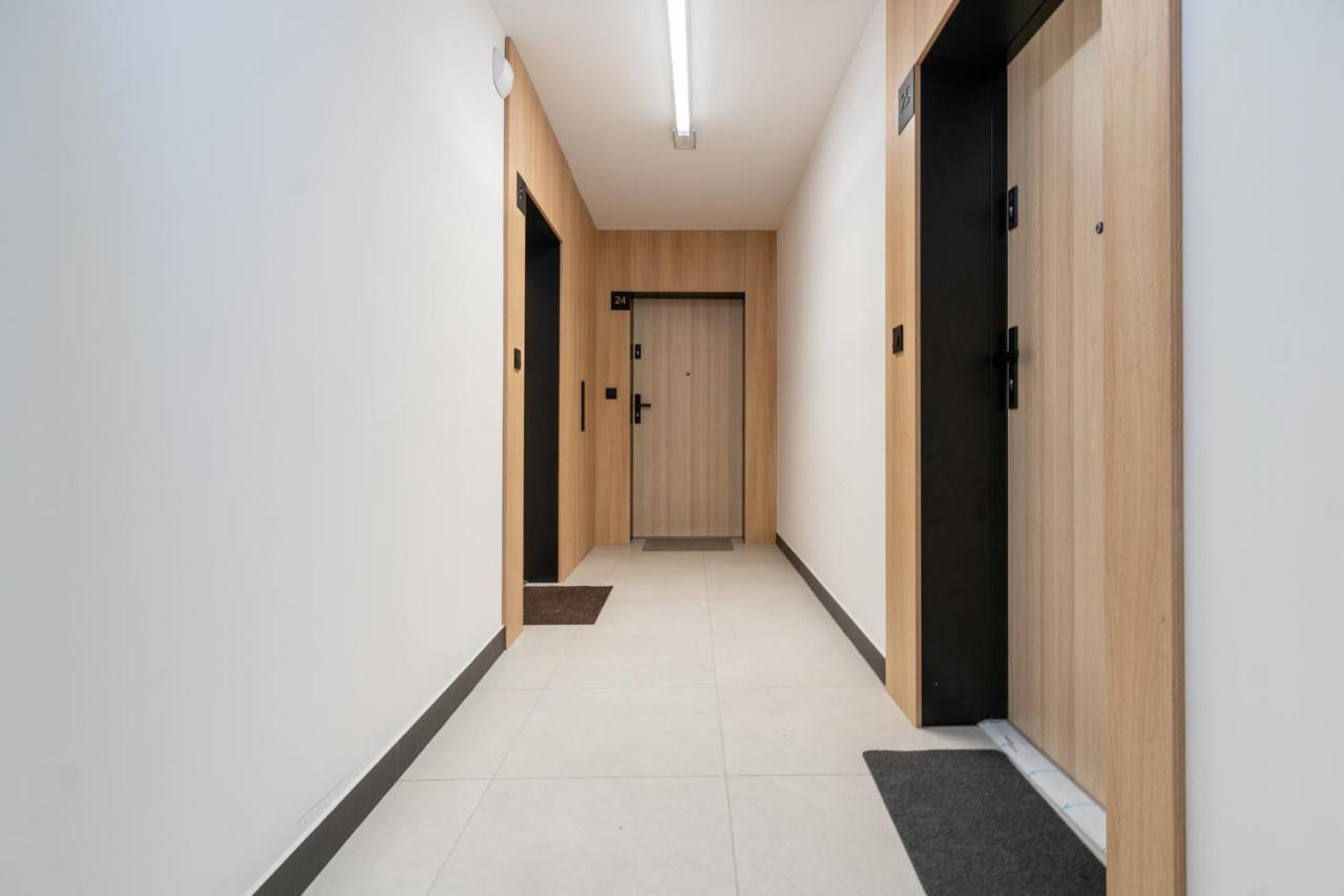 Lotte Apartment - Parking Podziemny, Osiedle Strzezone Gliwice Exteriör bild