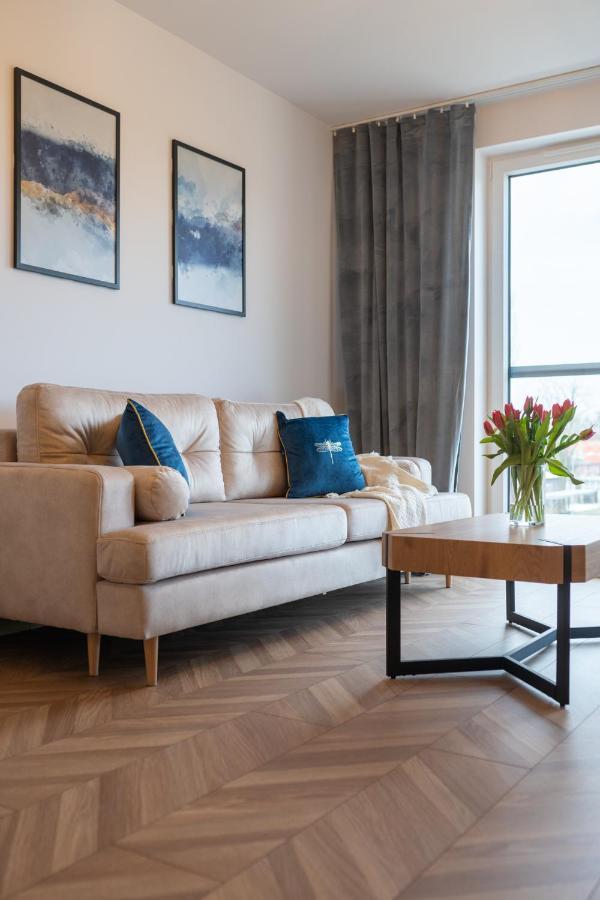 Lotte Apartment - Parking Podziemny, Osiedle Strzezone Gliwice Exteriör bild