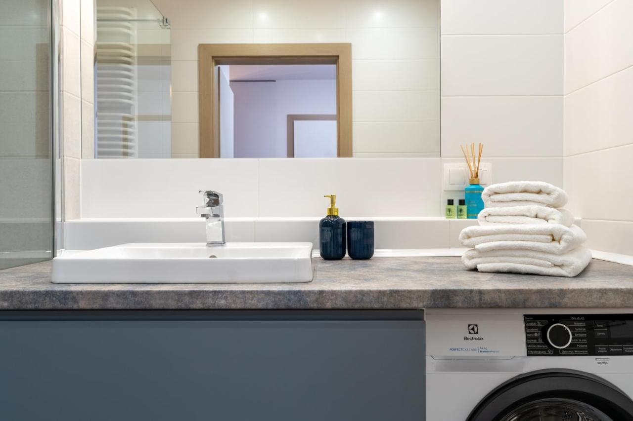 Lotte Apartment - Parking Podziemny, Osiedle Strzezone Gliwice Exteriör bild