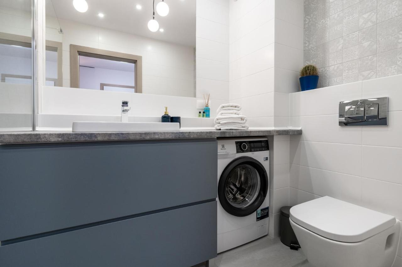 Lotte Apartment - Parking Podziemny, Osiedle Strzezone Gliwice Exteriör bild